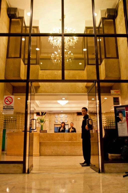 Cherry Blossoms Hotel Манила Экстерьер фото